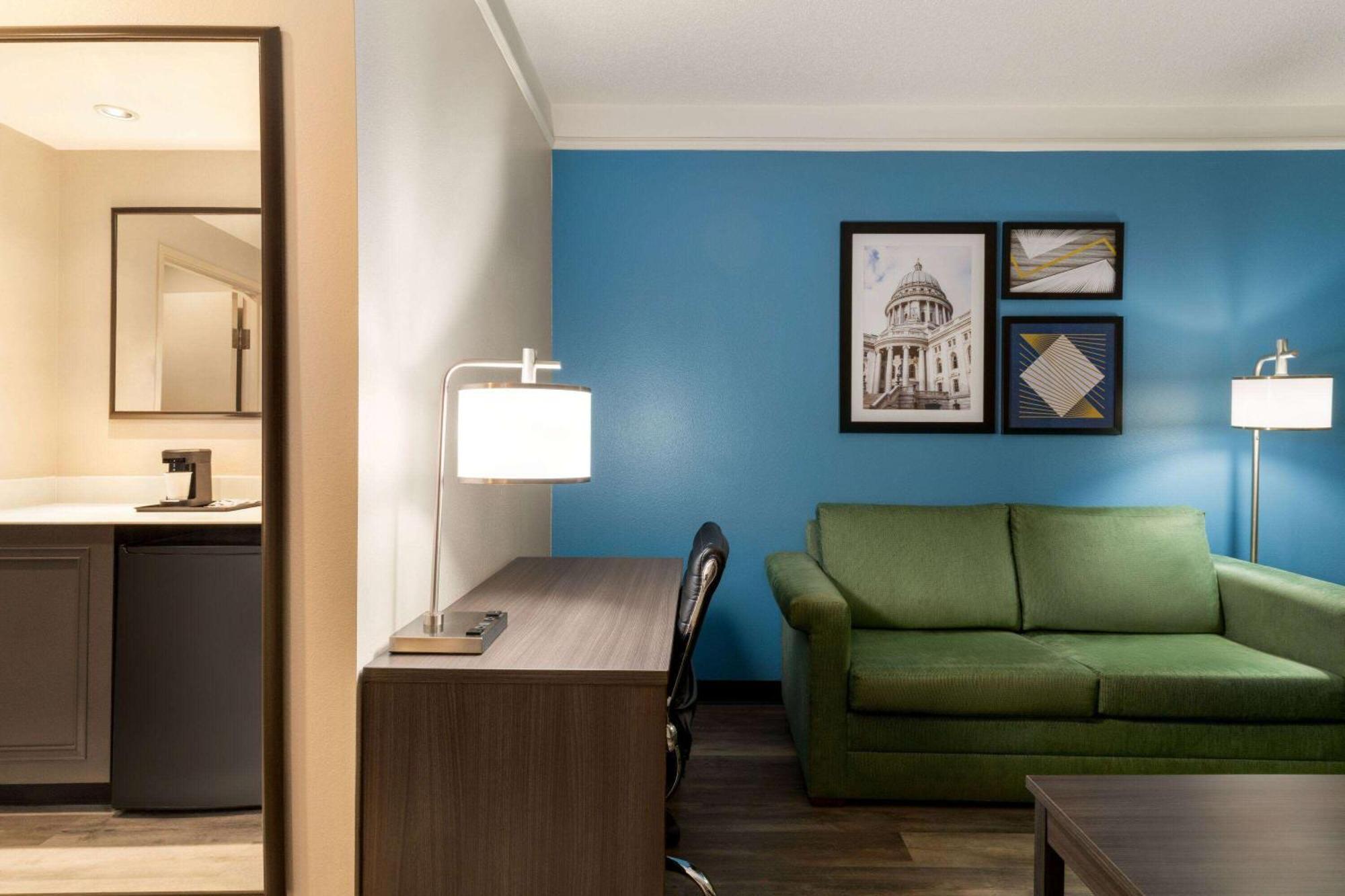La Quinta By Wyndham American Center